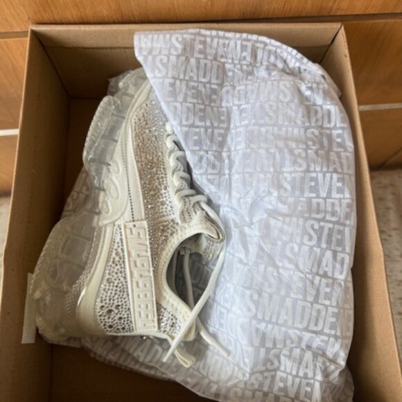 NWB Steve Madden Maxima White Rhinestone Sneakers - Size 7 - Picture 6 of 11